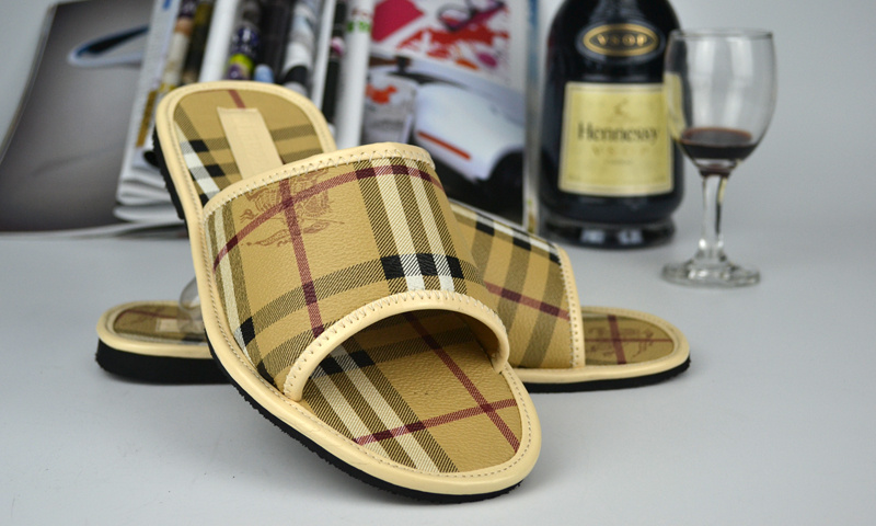 2017 Burbry slippers man 38-46-080